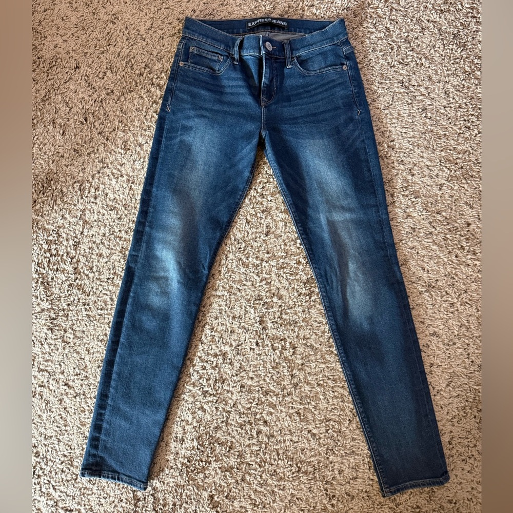 Women’s Express Ultimate Super Skinny jeans